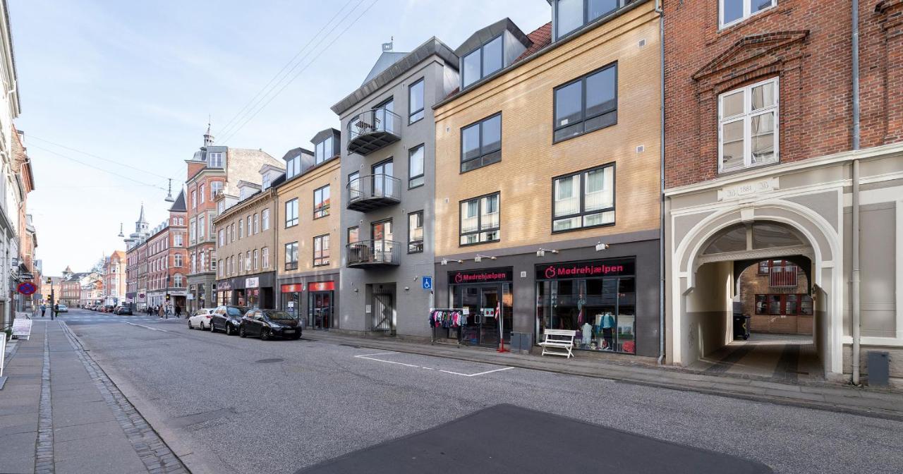 Aday - Apartment Suite 2 Aalborg Center Exterior photo